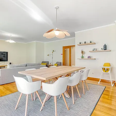 Stunning House With Terrace