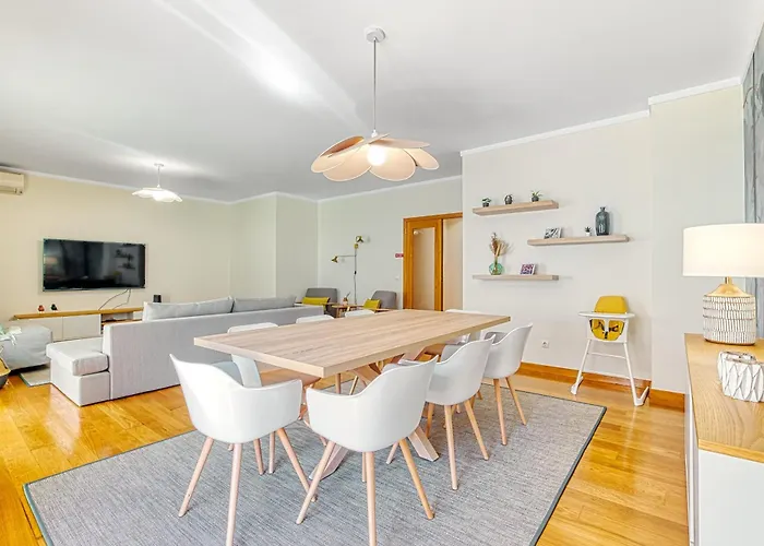 Stunning House With Terrace