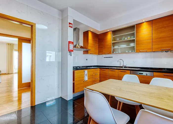Stunning House With Terrace Daire