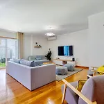 Appartement Stunning House With Terrace *