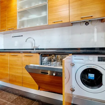 Stunning House With Terrace Lissabon