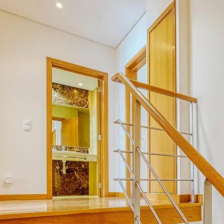 Апартаменты Stunning House With Terrace Лиссабон