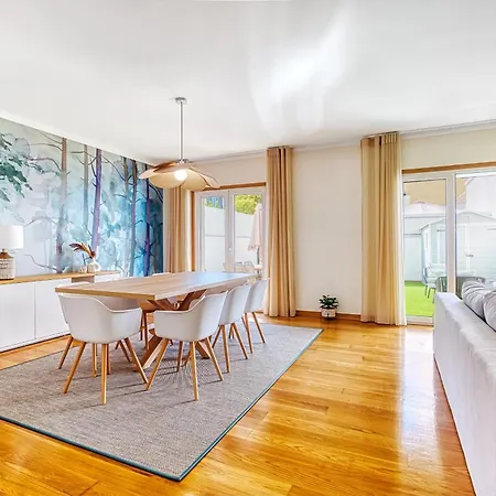 Апартаменты Stunning House With Terrace Лиссабон