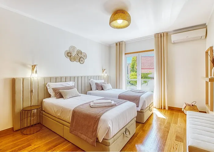 Stunning House With Terrace Lissabon