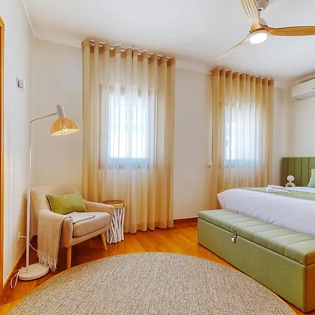 Stunning House With Terrace شقة Lisboa